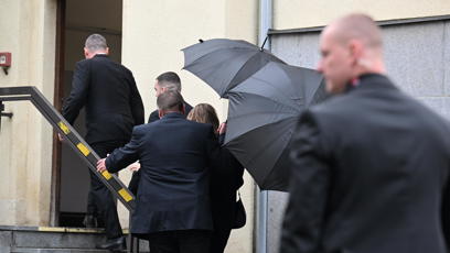 FOTO: Nikola Hezucká přišla dát poslední sbohem svému muži.