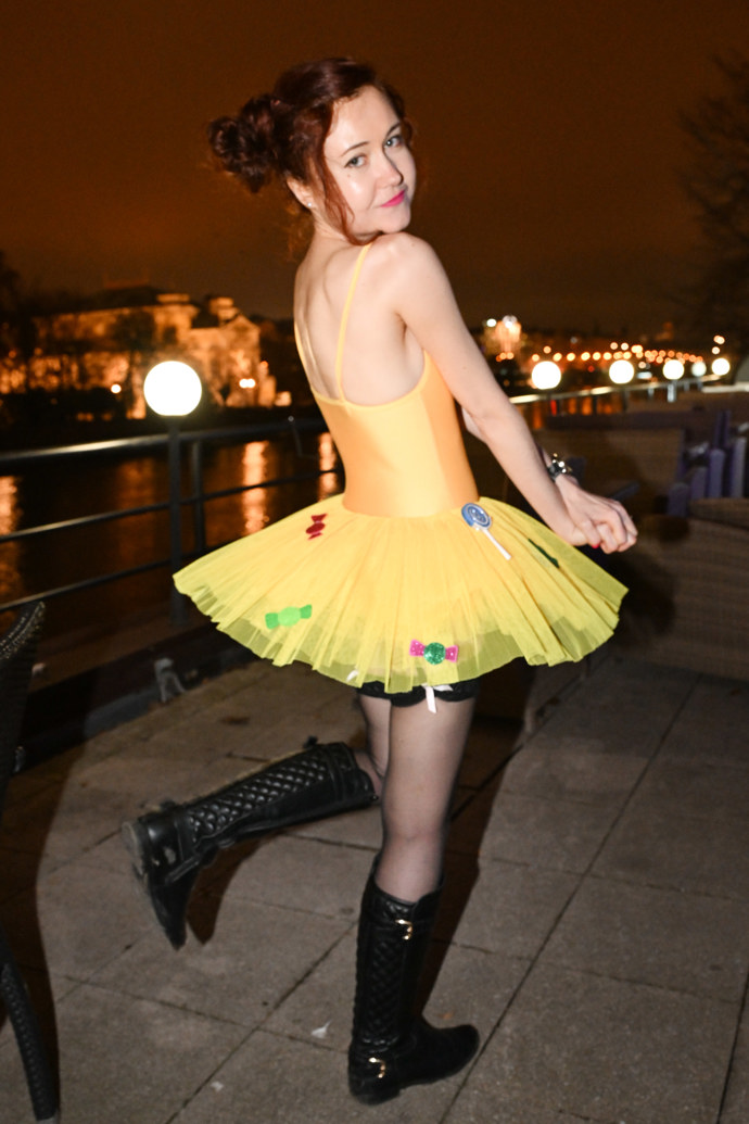 FOTO: Eva Toulová je známá svými kontroverzními outfity. – stránka 45