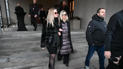 FOTO: Z pohřbu Patrika Hezuckého odcházeli smuteční hosté zdrcení.