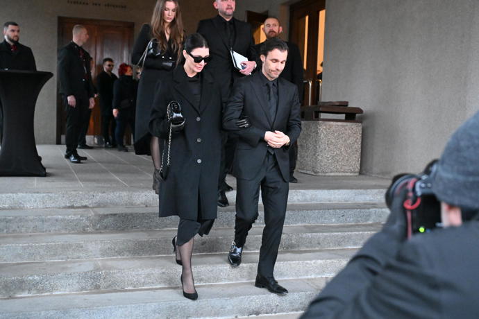 FOTO: Monika Marešová měla uplakanou tvář. – stránka 49