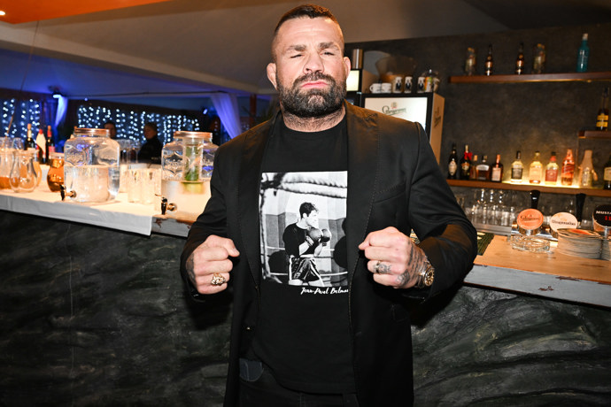 FOTO: Karlos Vémola měl rád Jiřího Krampola. – stránka 23