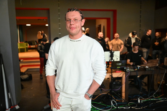 FOTO: Dorazil také Natan Marcoń. – stránka 154