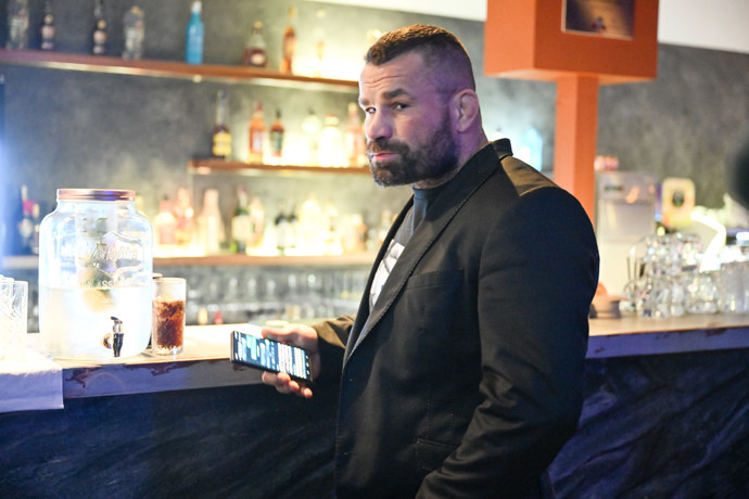 FOTO: Karlose očividně něco trápilo. – stránka 1