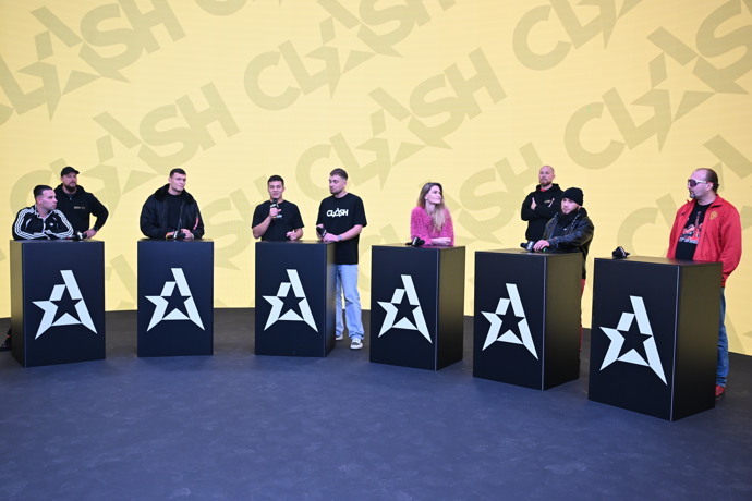 FOTO: Závěrečná tisková konference Clashe 14. – stránka 146