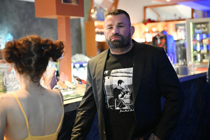 FOTO: Karlos Vémola vypadal nervózně. – stránka 20