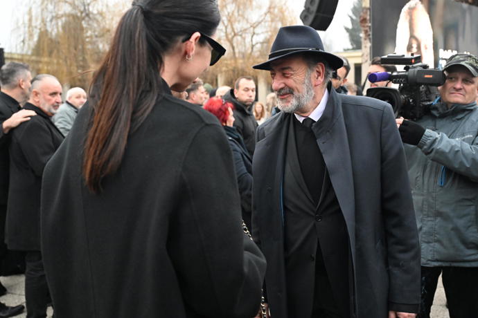 FOTO: Leoš Mareš po boku své ženy Moniky. – stránka 42