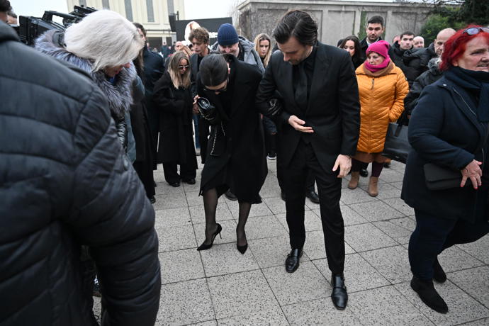 FOTO: Monika Marešová měla při odchodu problém s botou. – stránka 39