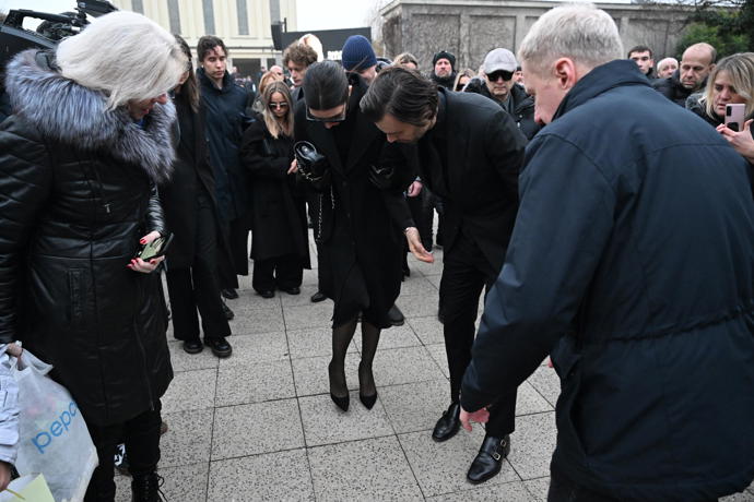 FOTO: Monika Marešová měla při odchodu problém s botou. – stránka 38