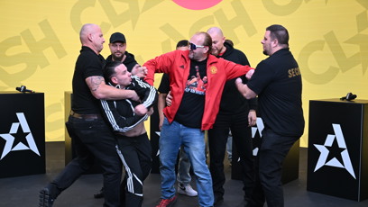 FOTO: Závěrečná tisková konference Clashe 14 nezklamala.