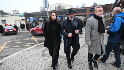 FOTO: Michel Fleischmann odcházel s Milošem Pokorným a Adélou Gondíkovou.