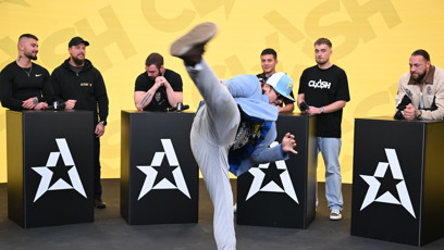 FOTO: Závěrečná tisková konference Clashe 14 se opět neobešla bez bizarních situacích.