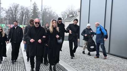 FOTO: Manželé Marešovi spolu s ostatními smutečními hosty zamířili do nedalekého podniku.