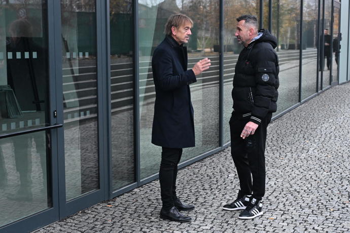 FOTO: DJ Uwa byl také mezi smutečními hosty. – stránka 1