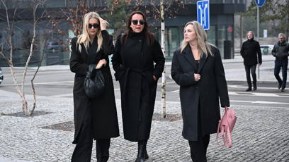 FOTO: Zorka Hejdová, Lucie Šilhánová a Katka Říhová odcházely z pohřbu společně.