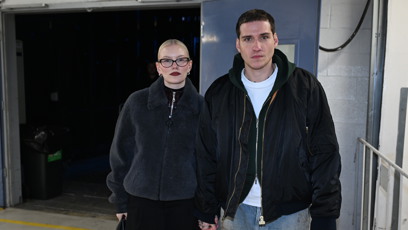 FOTO: NobodyListen dorazil po boku své partnerky Annet X.