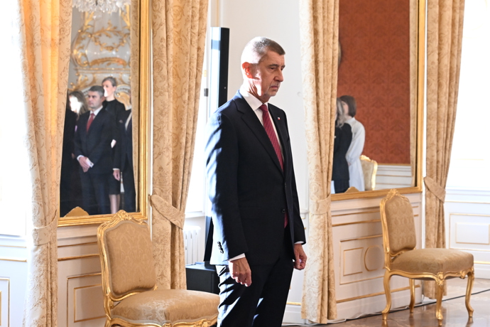 FOTO: Andrej Babiš byl jmenován premiérem. – stránka 9