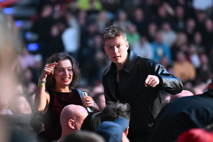 FOTO: Nebo si dvojice na galavečeru udělala schůzku. – stránka 9