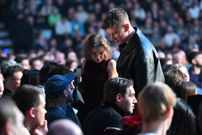 FOTO: Adam Mišík a za ním Katarína Vavrovičová. – stránka 4