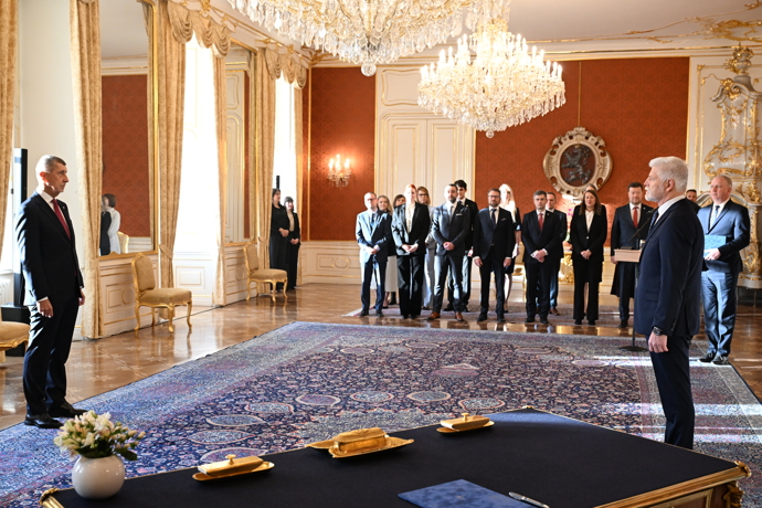 FOTO: Andrej Babiš byl jmenován premiérem. – stránka 15