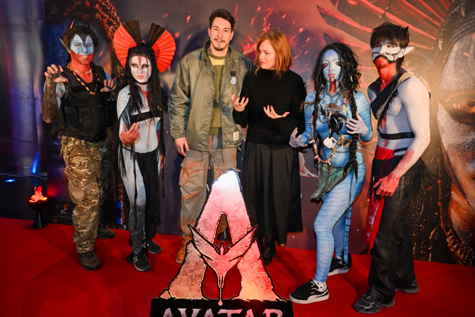 FOTO: Ester Geislerová s partnerem si dorazila užít film Avatar. – stránka 7