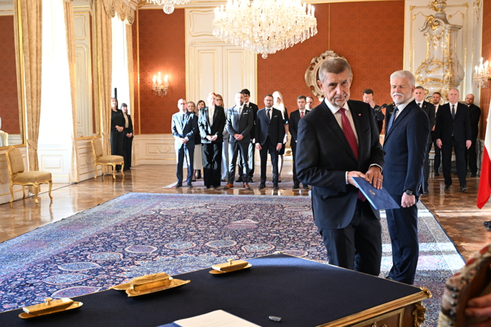 FOTO: Andrej Babiš byl jmenován premiérem. – stránka 14
