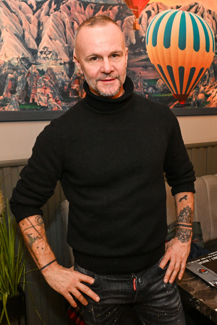 FOTO: Zpěvák Braňo Polák. – stránka 1