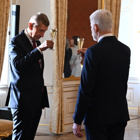 Prezident Petr Pavel jmenoval Andreje Babiše premiérem.