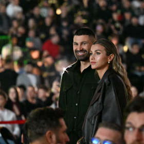 Attila Végh dorazil se svou manželkou Natálií.