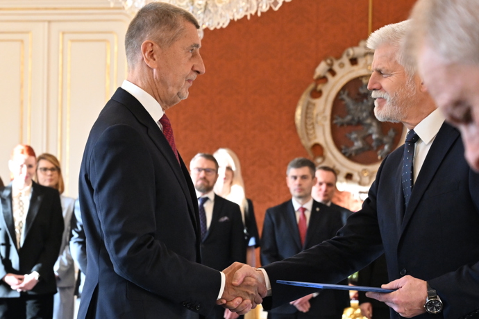 FOTO: Prezident Petr Pavel jmenoval Andreje Babiše premiérem. – stránka 1