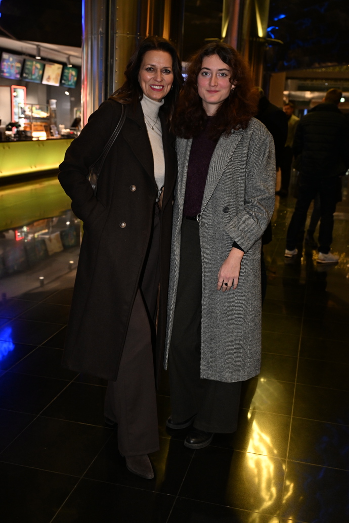 FOTO: Adéla Gondíková se svou dcerou Nelou. – stránka 8