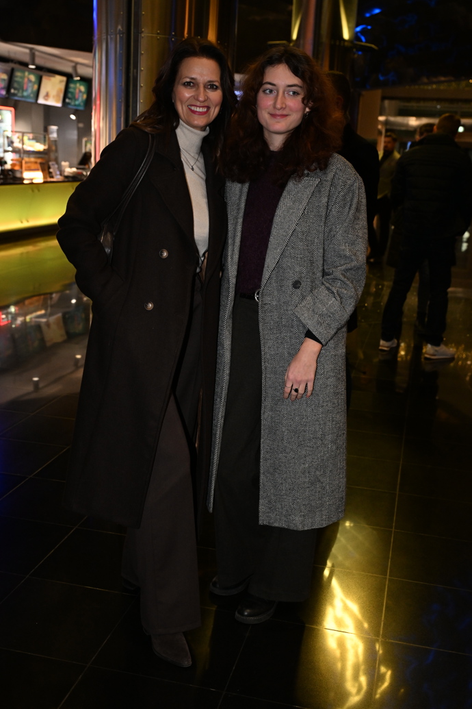 FOTO: Nela Brousková se svou maminkou Adélou Gondíkovou. – stránka 7