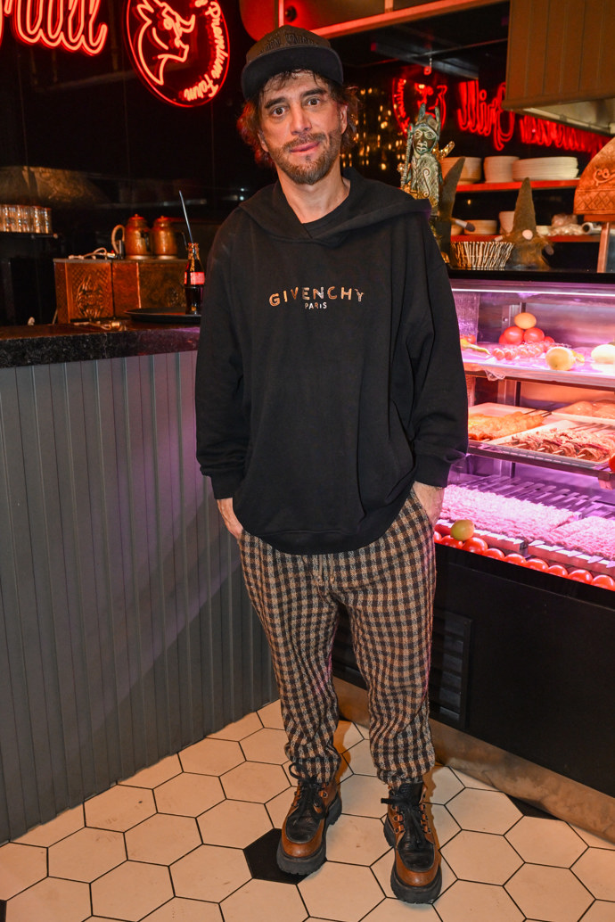 FOTO: Zpěvák Sagvan Tofi. – stránka 1