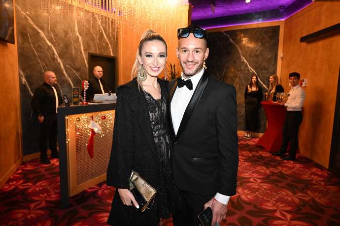 FOTO: Sámer Issa dorazil po boku Lucie Junkové. – stránka 107