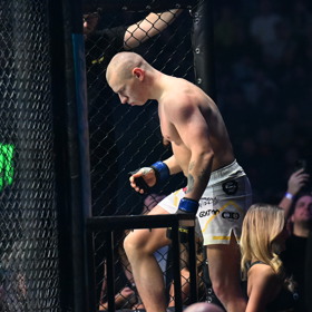 Pavel Tóth jde do klece.