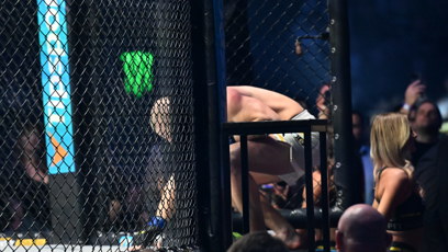 FOTO: Políbil podlahu.