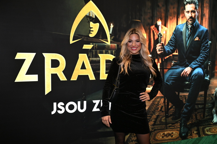 FOTO: Eva Perkausová s úsměvem od ucha k uchu. – stránka 9