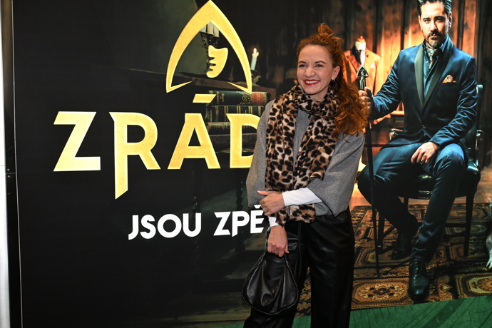 FOTO: Vysmátá Andrea Antony. – stránka 1