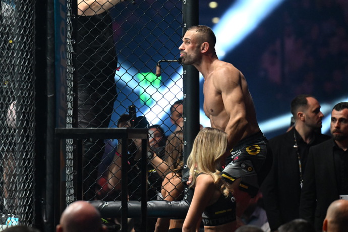 FOTO: Raška věděl co ho čeká. – stránka 19