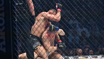 FOTO: Ondřej Raška svého protivníka po zápase ocenil za odvahu.