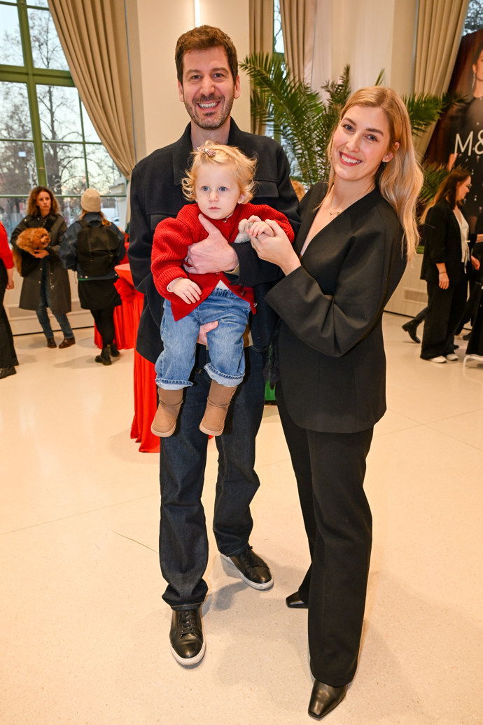 FOTO: Malá Isabella si pozornost užívala. – stránka 15