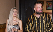 Lela Ceterová s manželem Karlosem Vémolou na premiéře.