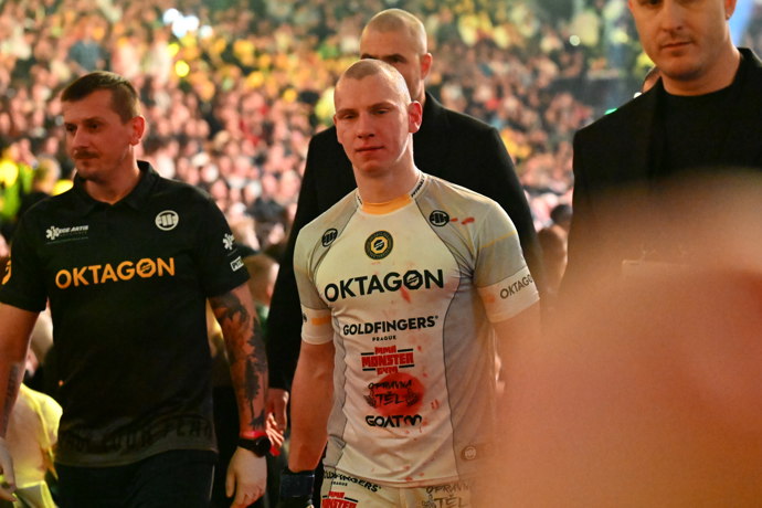 FOTO: Pavel Tóth ukázal během zápasu neskutečné odhodlání. – stránka 23