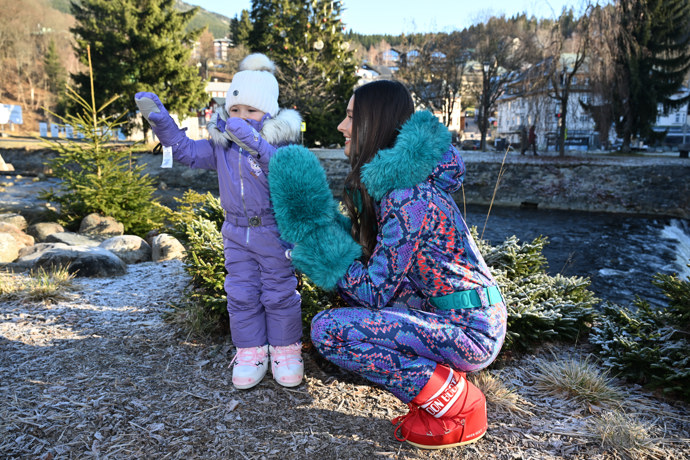 FOTO: Nikol Švantnerová svou dceru Miu moc miluje. – stránka 54