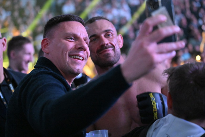 FOTO: Ondřej Raška se fotil s fanoušky. – stránka 21