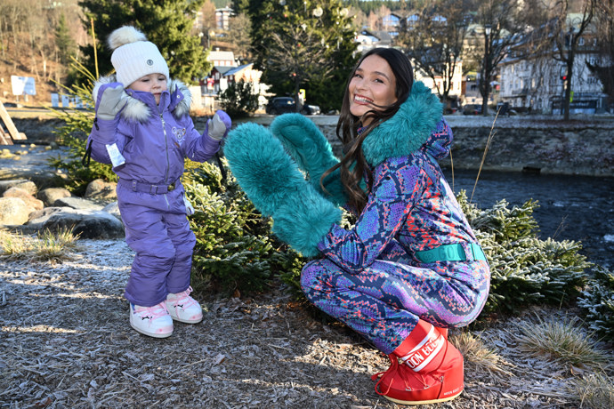 FOTO: Nikol Švantnerová s dcerou. – stránka 2