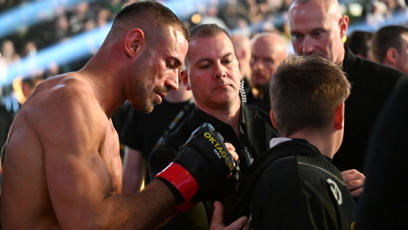 FOTO: Ondřej Raška po výhře rozdával podpisy.