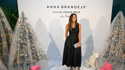FOTO: Denisa Pfauserová na vánočním večírku Anny Brandejs.