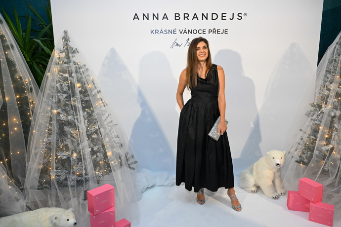 FOTO: Denise Pfauserové to moc slušelo. – stránka 6