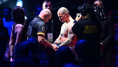 FOTO: Robert Pukač jen chvíli před vstupem do klece.