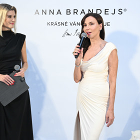 Iveta Lutovská s Annou Brandejs.